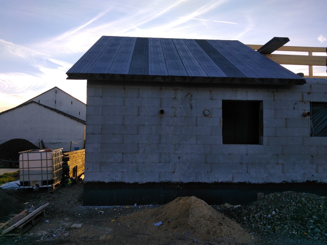 Bausatzhaus mit Styropordachstuhl