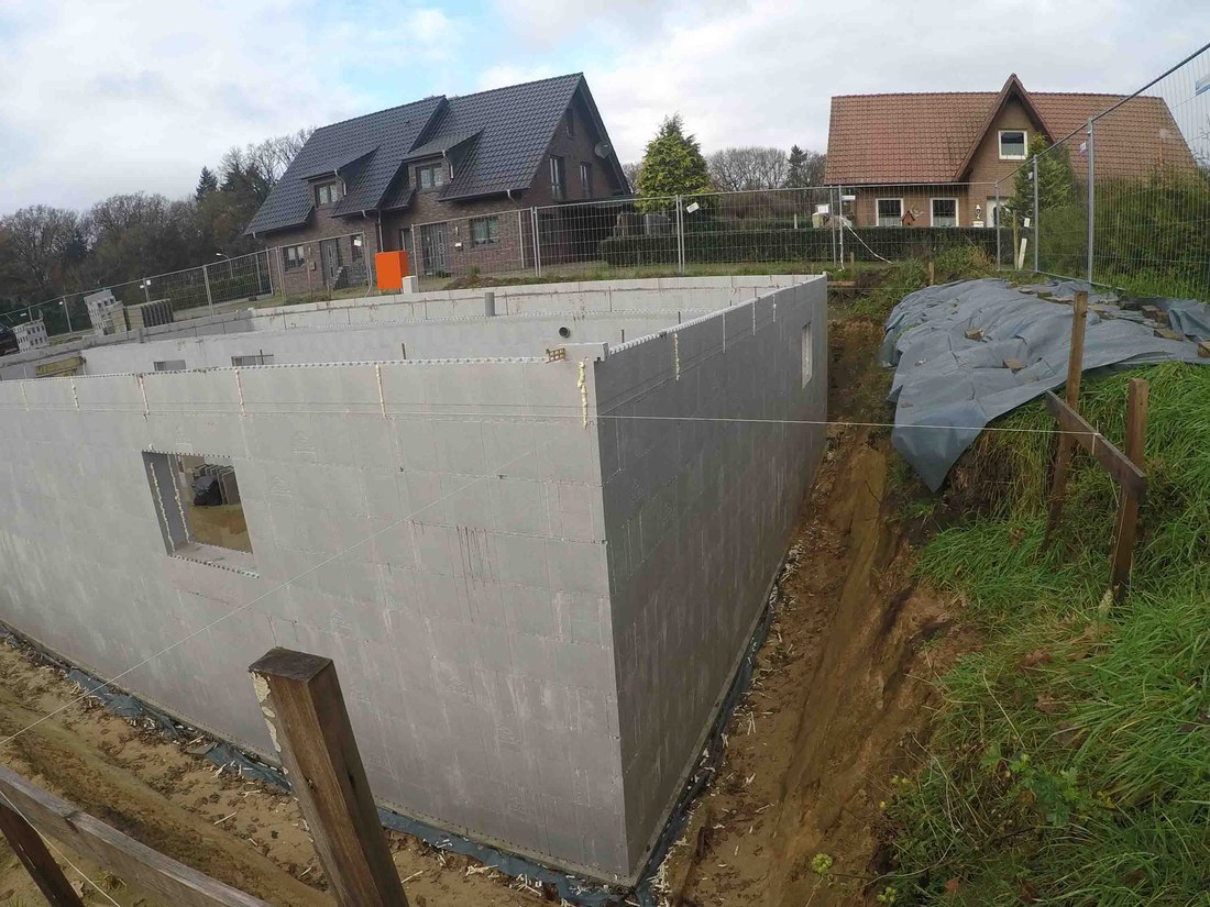 Eine tragende Wand reicht aus um die Deckenspannweiten für die Deckenelemente zu optimieren.