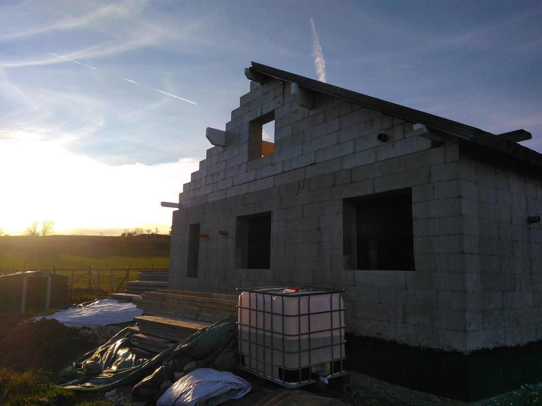 Passivhaus mit Styropordachstuhl