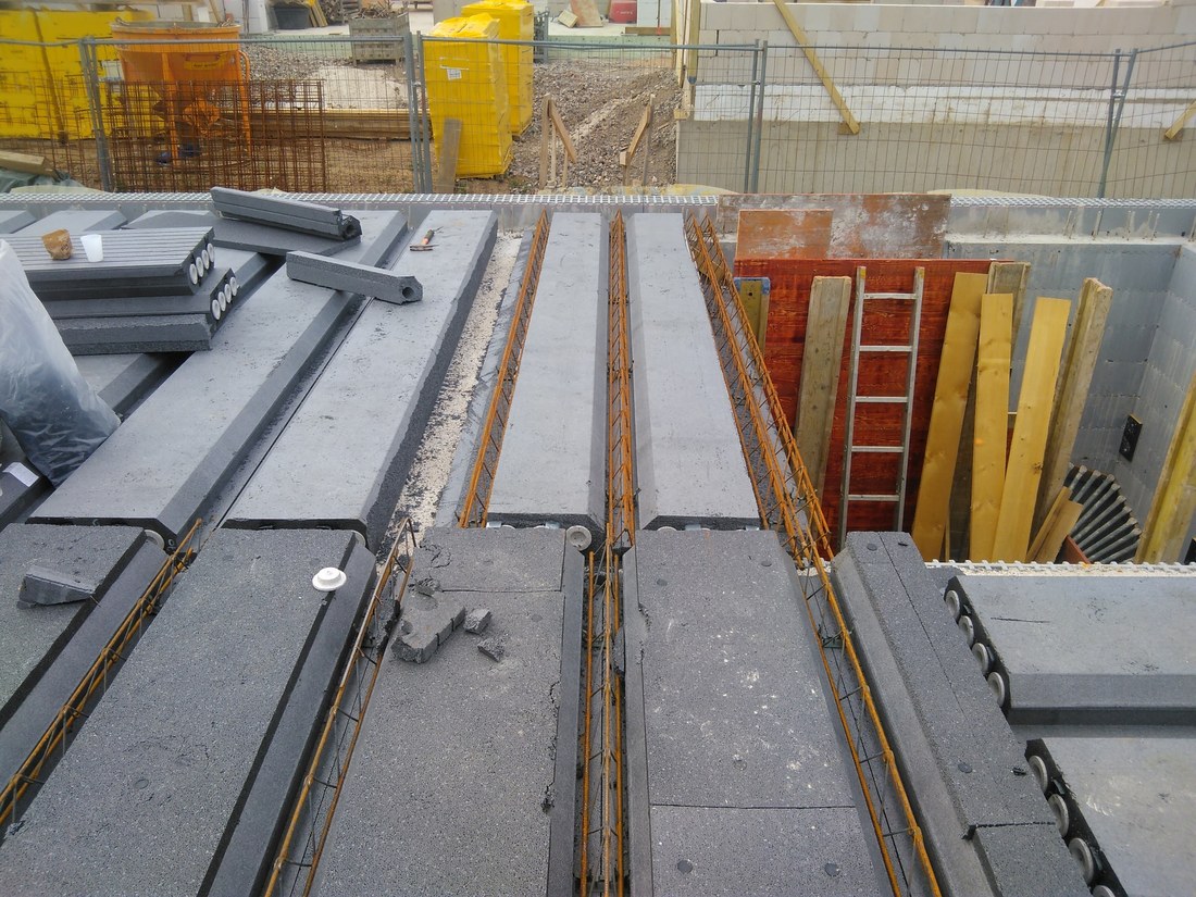 Styropordecke mit Gitterträger am Treppenloch
